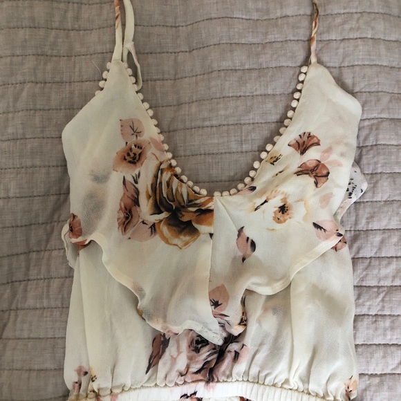 New Bevello Floral Romper - Picture 3 of 5